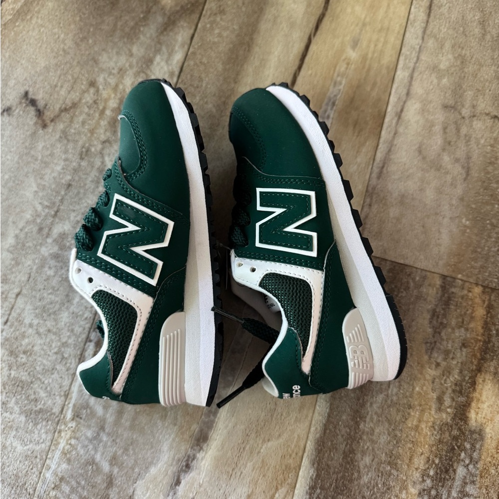 NWT toddler New Balance shoes size 10.5 C